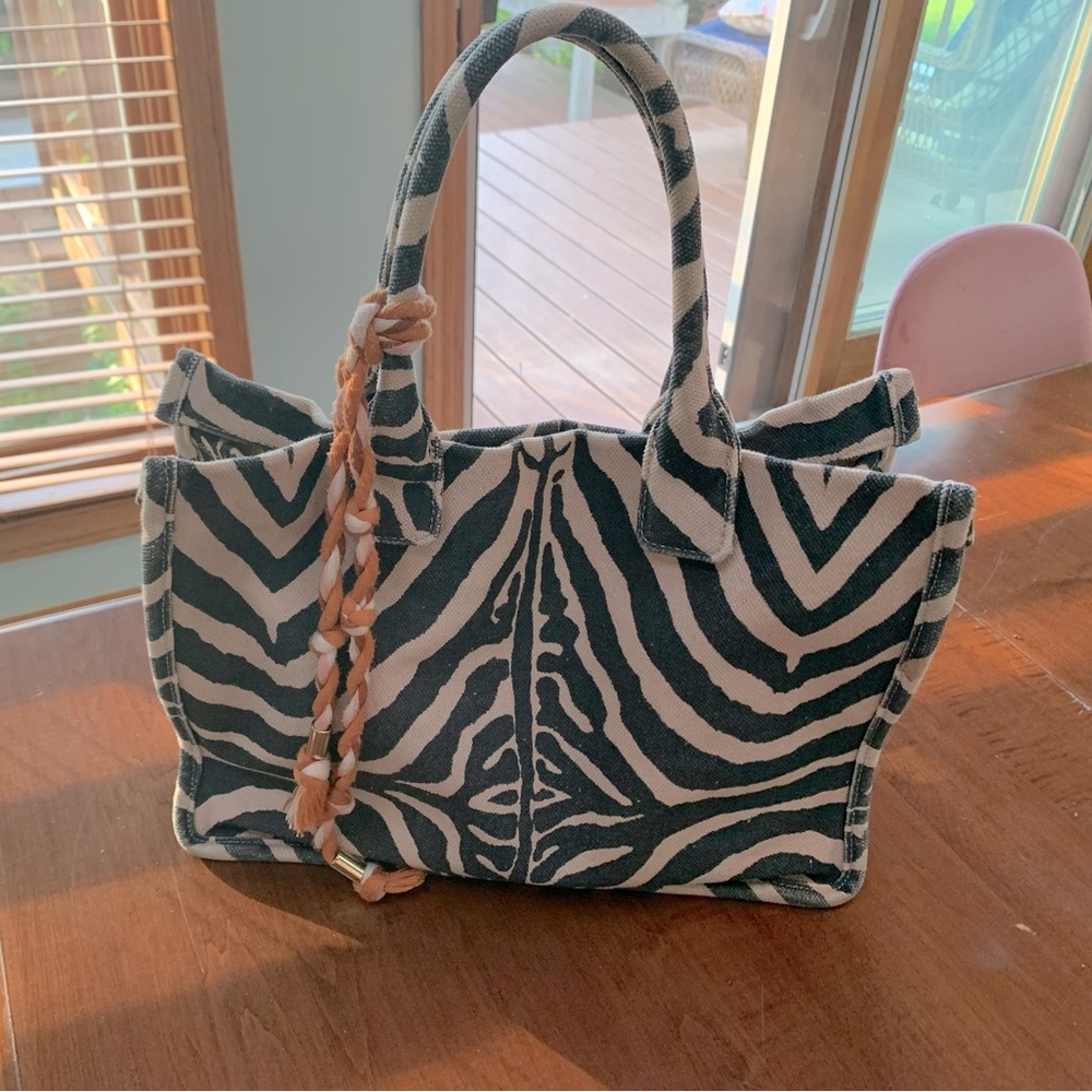 Canvas tote